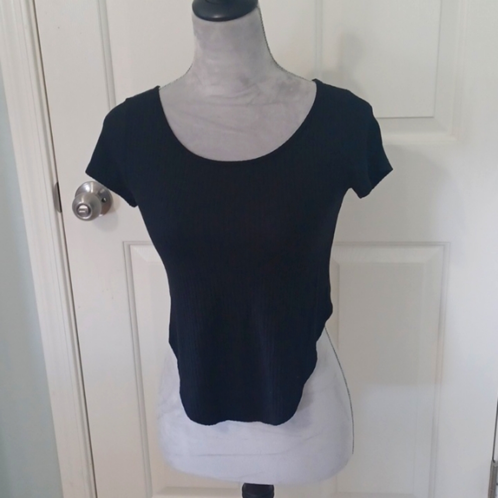 Small black Redfox crop top